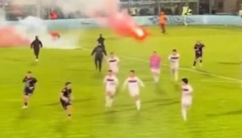 ملثمون يوقفون مباراة في إيطاليا