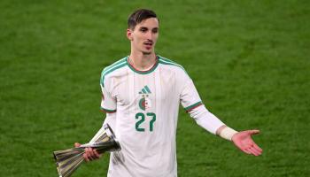 بولبينة لاعب منتخب الجزائر