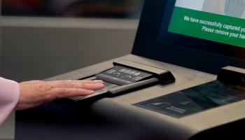 إجراء فحوصات بيومترية عند الدخول والخروج من الاتحاد الأوروبي - الغارديان