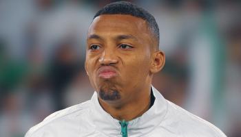 بلغالي مدافع منتخب الجزائر