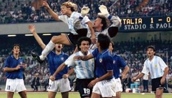 إيطاليا والأرجنتين في 1990
