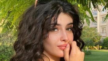 الفنانة السورية سارة بركة