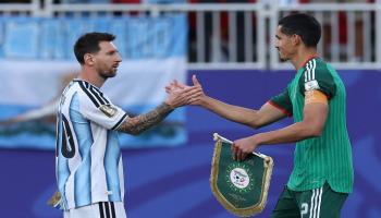 عيسى ماندي، نجم منتخب الجزائر