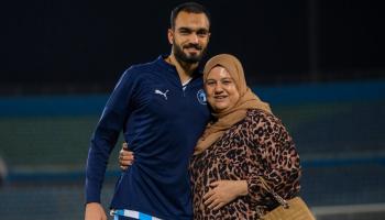 مصطفى زيكو برفقة والدته