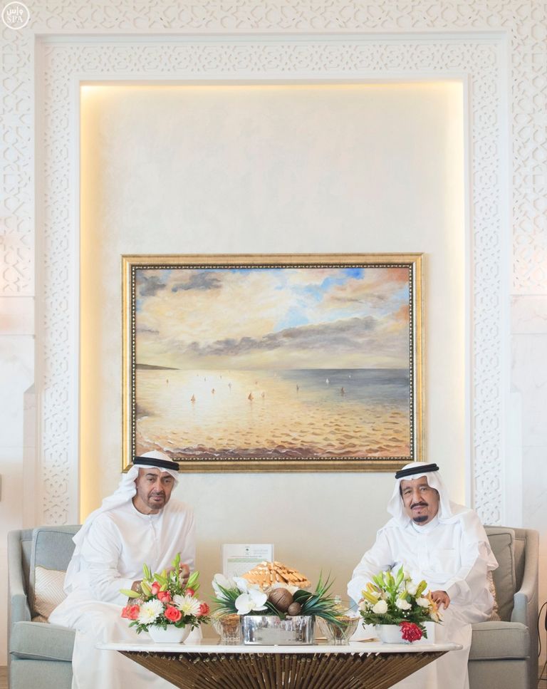 خادم الحرمين الشريفين يستقبل الشيخ محمد بن زايد في طنجة