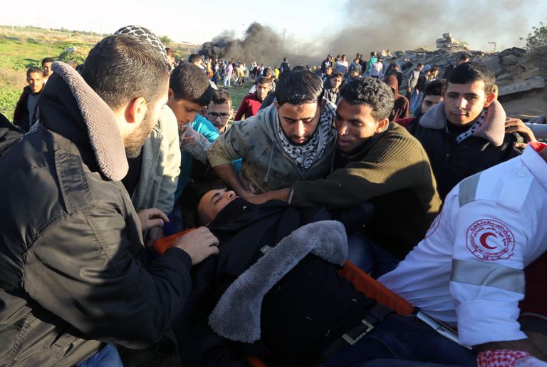 إصابة 3 فلسطينيين برصاص الاحتلال 