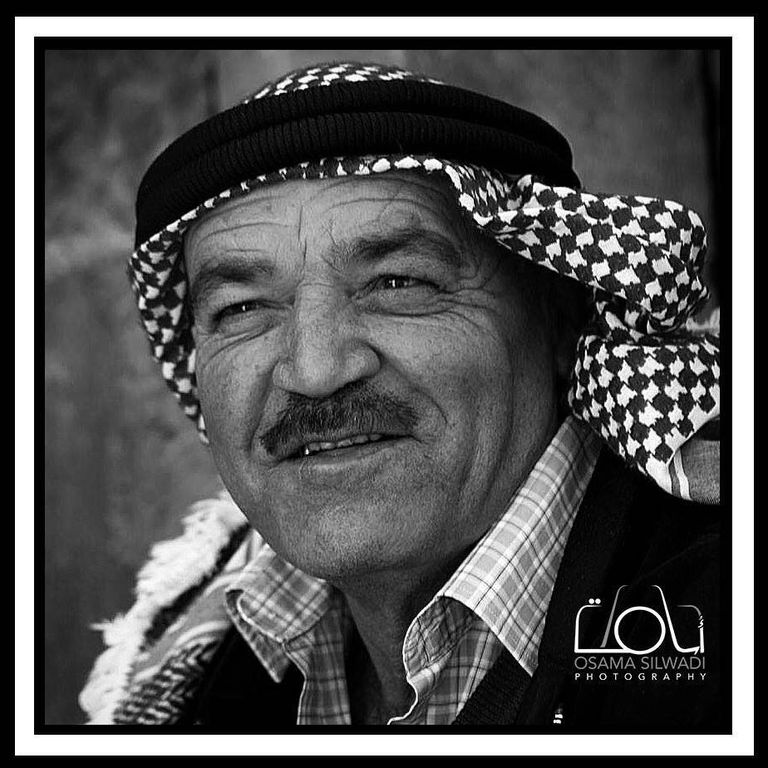 الفنان الفلسطيني أسامة سلوادي يوثّق جماليًّا لخريطة التنوع الفلسطيني