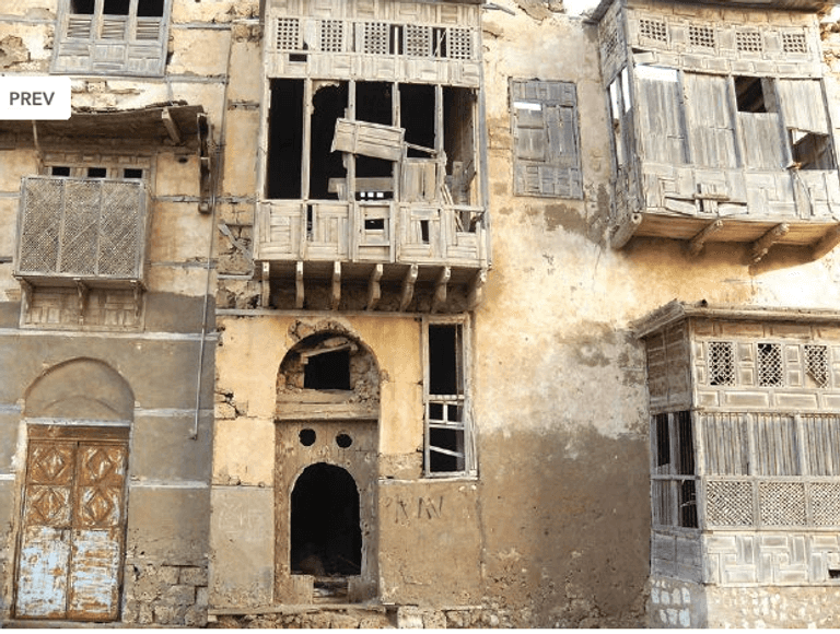 منزل لورنس العرب ينتظر أن تمتد له يد العناية