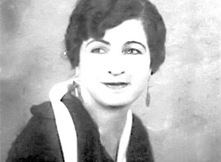 ترسّخت أسطورة روز اليوسف بعد أن أصبحت صاحبة مجلة ودار صحفية كبرى