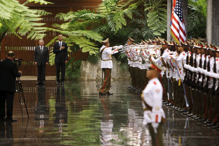 أوباما وراؤول كاسترو