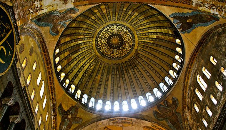 عمارة المسجد من الداخل