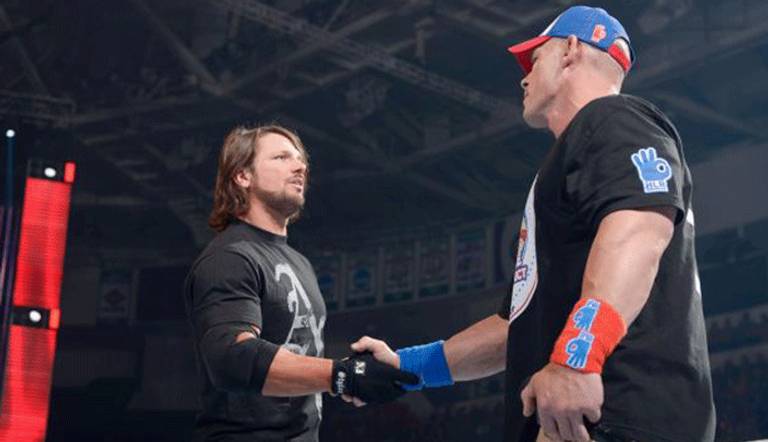 ستايلز وسينا يتصافحان