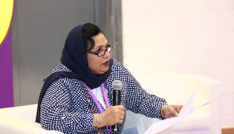 الأديبة الكويتية بزة الباطني