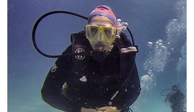 شيماء خلال رحلات الغطس في البحر الأحمر بحثا عن الاثارة والسعادة