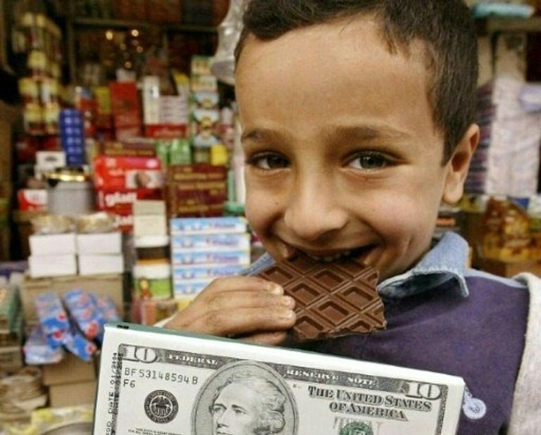 صورة ساخرة للتعليق على دعوة التوقف عن شراء الشوكولاته