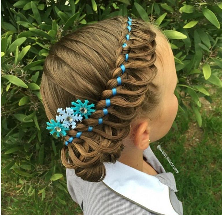 شيلي جيفورد تبهر متابعيها كل صباح بضفائر شعر ابنتها