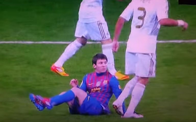 الأرجنتيني ليونيل ميسي نجم نادي برشلونة