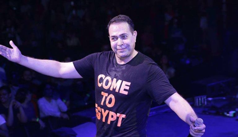 الفنان المصري حكيم يسطع في نيويورك بحفله في مهرجان بروكلين