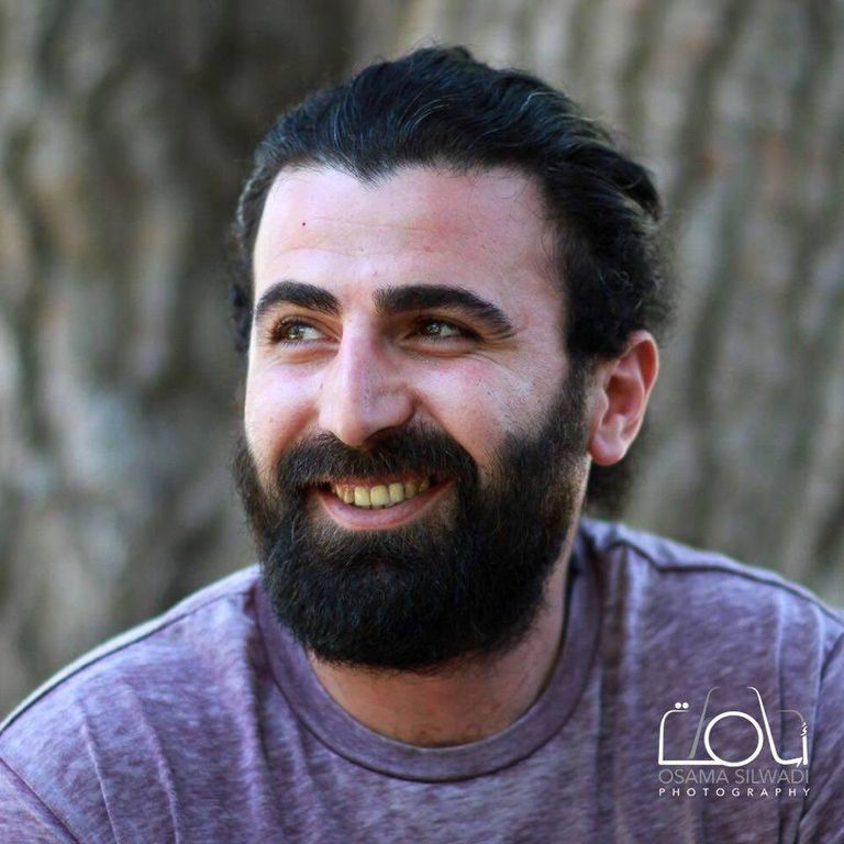 الفنان الفلسطيني أسامة سلوادي يوثّق جماليًّا لخريطة التنوع الفلسطيني