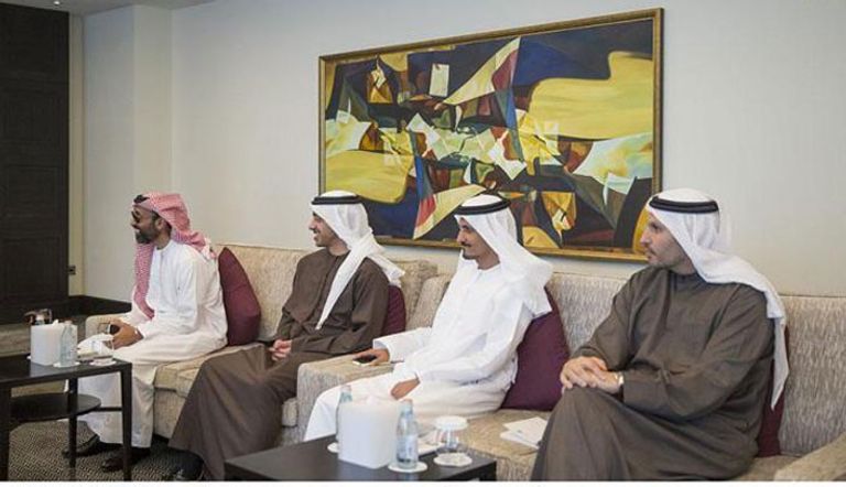 محمد بن زايد يبحث مع كيري في موسكو علاقات الصداقة والتعاون