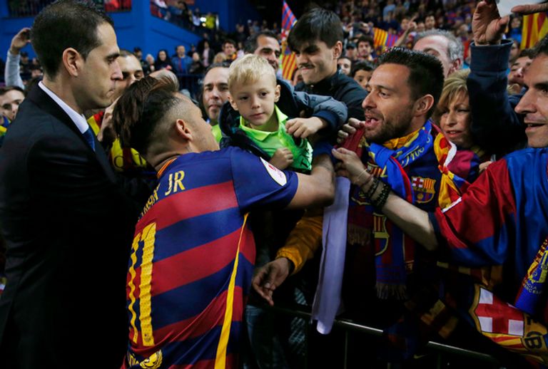 برشلونة يحتفل بالكأس