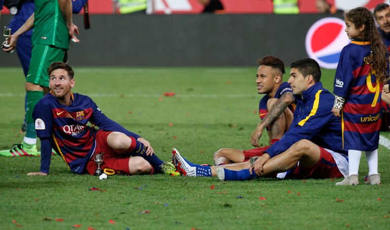 برشلونة يحتفل بالكأس