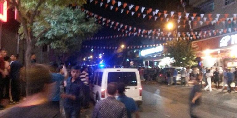 عناصر الشرطة التركية في موقع الانفجار