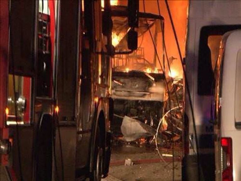 عناصر الشرطة التركية في موقع الانفجار