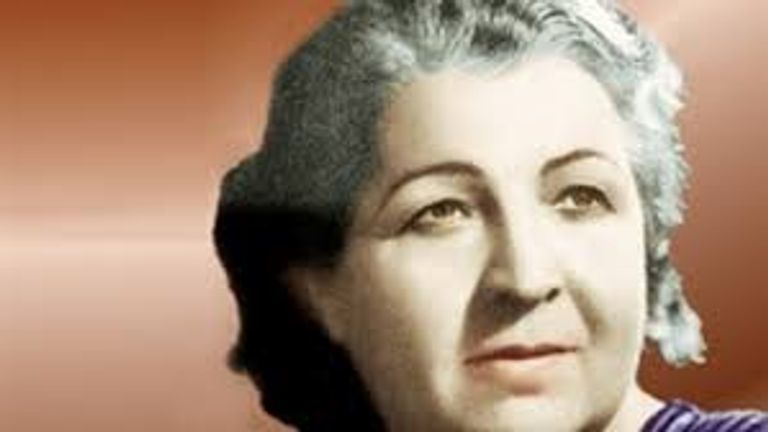 ترسّخت أسطورة روز اليوسف بعد أن أصبحت صاحبة مجلة ودار صحفية كبرى