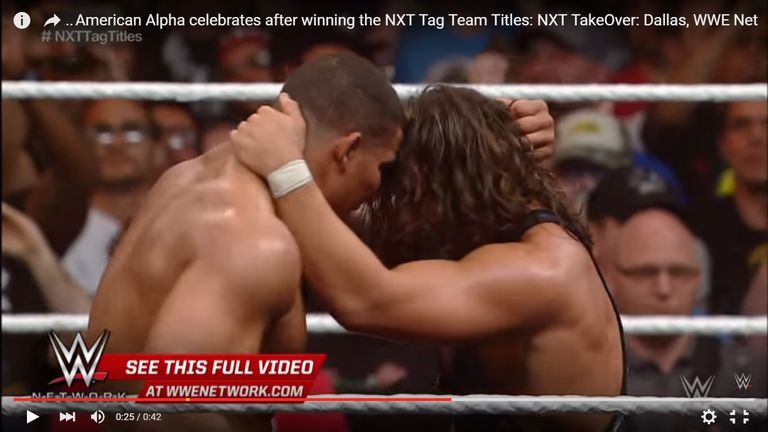 فريق أمريكان ألفا يحملان حزامي البطولة بعد الفوز