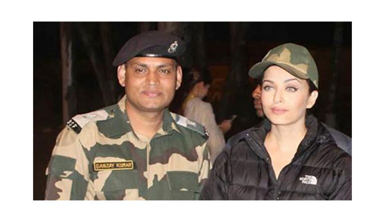 ايشورايا راى مع أفراد من الجيش الهندي