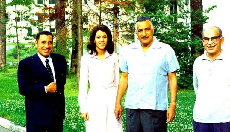 هيكل مع جمال عبد الناصر وعائلته