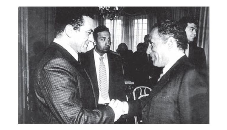 هيكل مع حسني مبارك