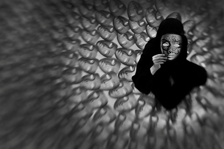 عمل الفنانة أحلام الأحمد