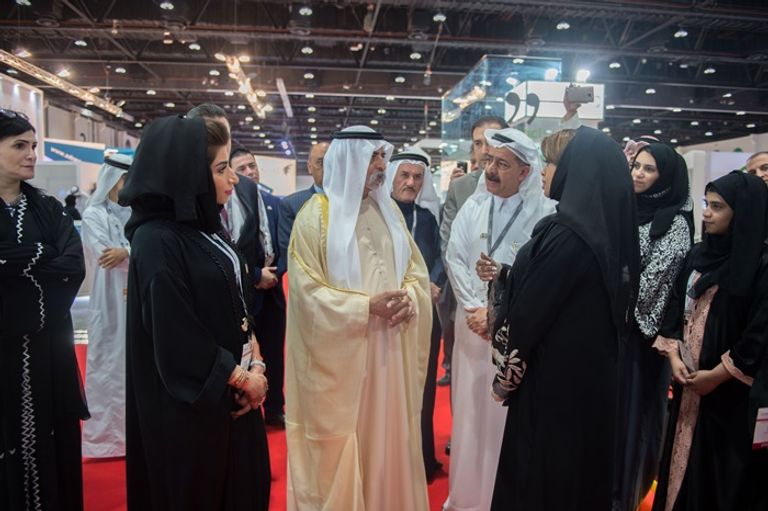 الشيخ نهيان بن مبارك آل نهيان يفتتح فعاليات معرض التوظيف 