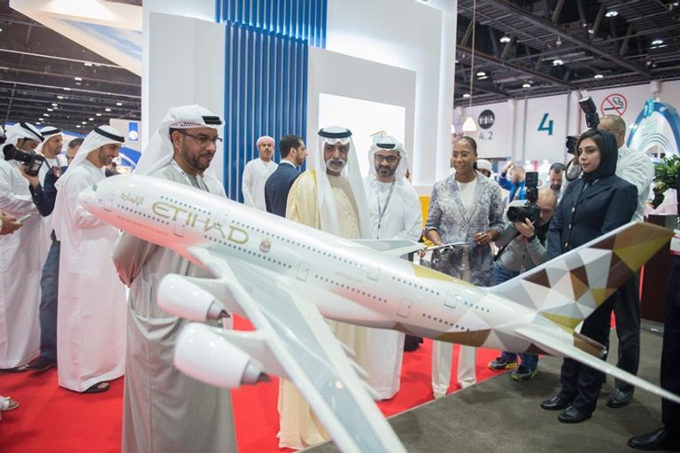 الشيخ نهيان بن مبارك آل نهيان يفتتح فعاليات معرض التوظيف 