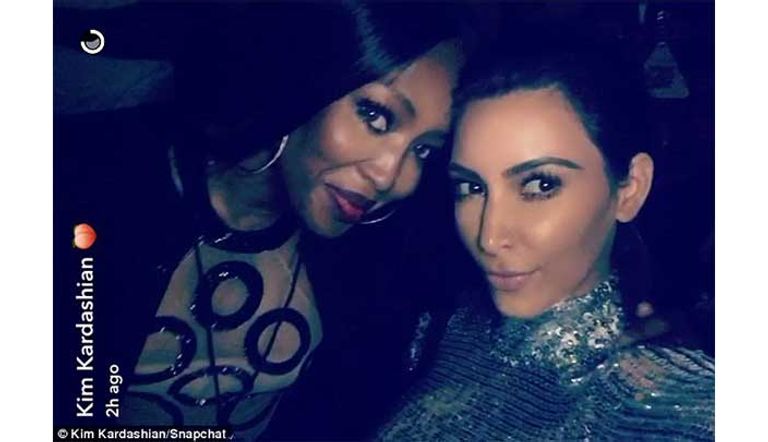 كيم مع ناعومي كامبل