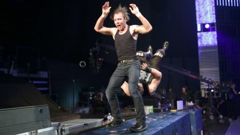 معركة طاحنة بين أمبروز وأوينز