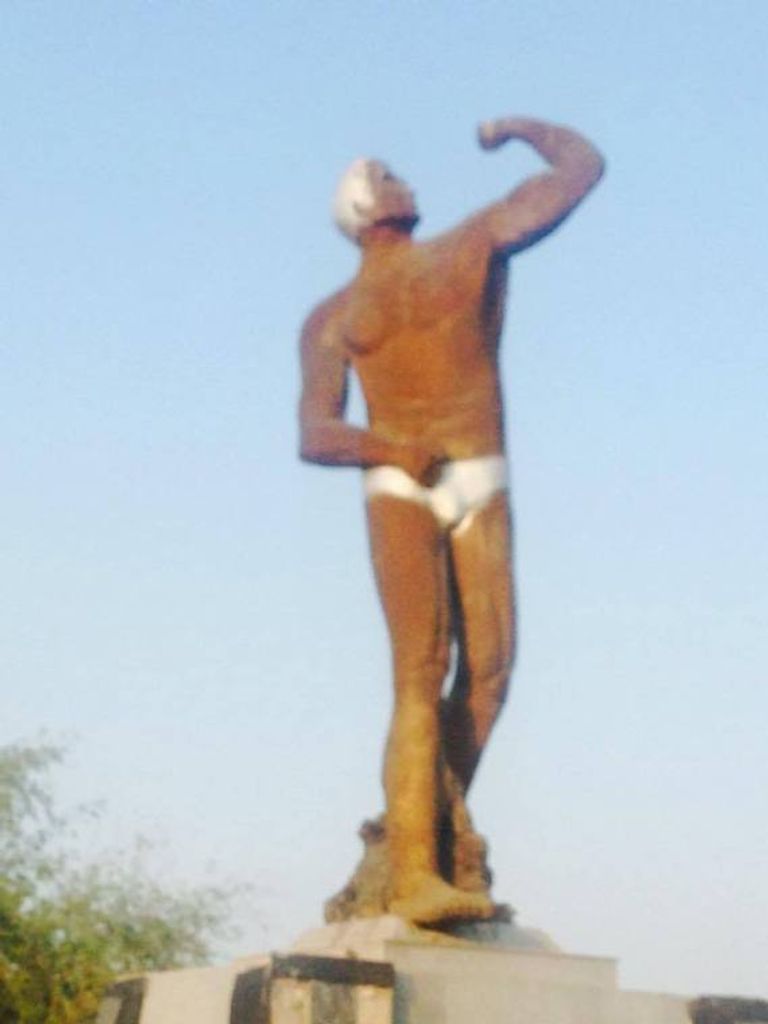 تماثيل أثارت سخرية المصريين