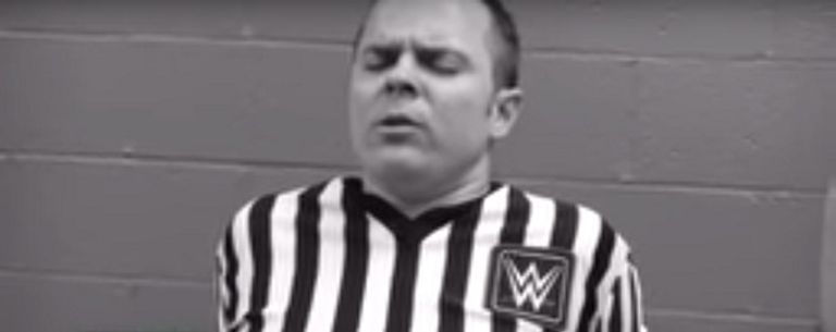 الحكم خلال تلقيه العلاج