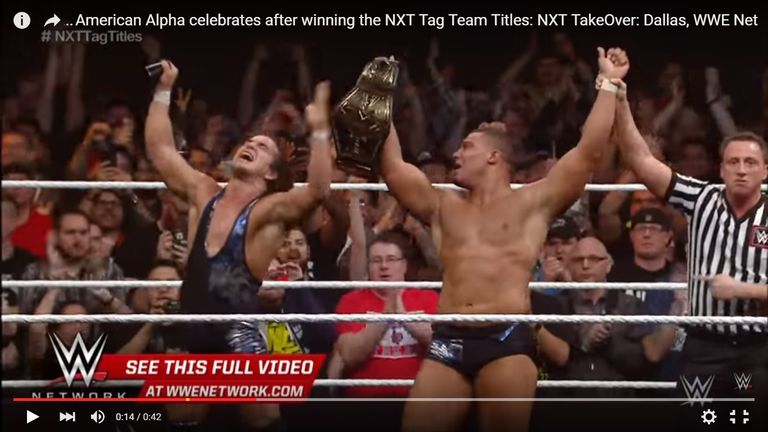 فريق أمريكان ألفا يحملان حزامي البطولة بعد الفوز