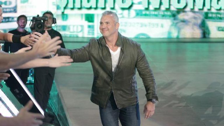 ستيفاني ماكمان تصفع ريك فلير بشدة