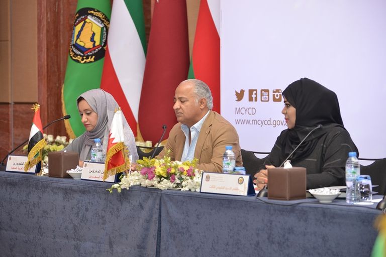 الملتقى أوصى أيضًا تكريم شخصية أدبية من كل دولة من دول مجلس التعاون