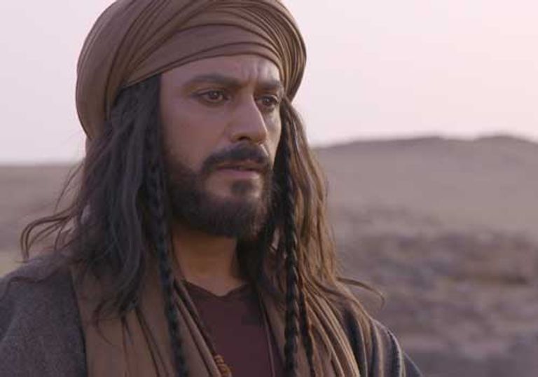 ملابس شخصية مالك بن الريب،  وضعته في مقارنة مع شخصية جاك سبارو