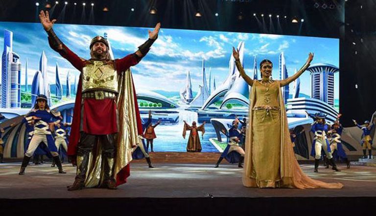 بطلا المسرحية الممثل اللبناني غسان صليبا والفنانة بلقيس