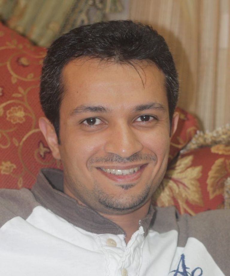 محمد حسن علوان، كاتب وروائي سعودي