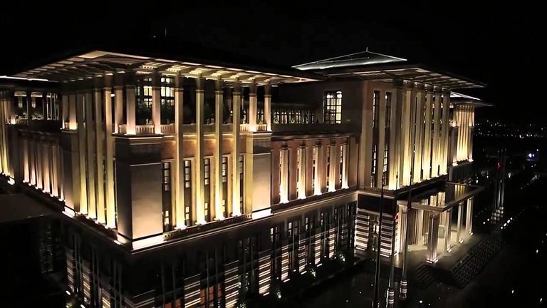 القصر الأبيض في تركيا