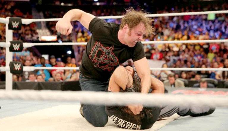 أمبروز يضرب رولينز