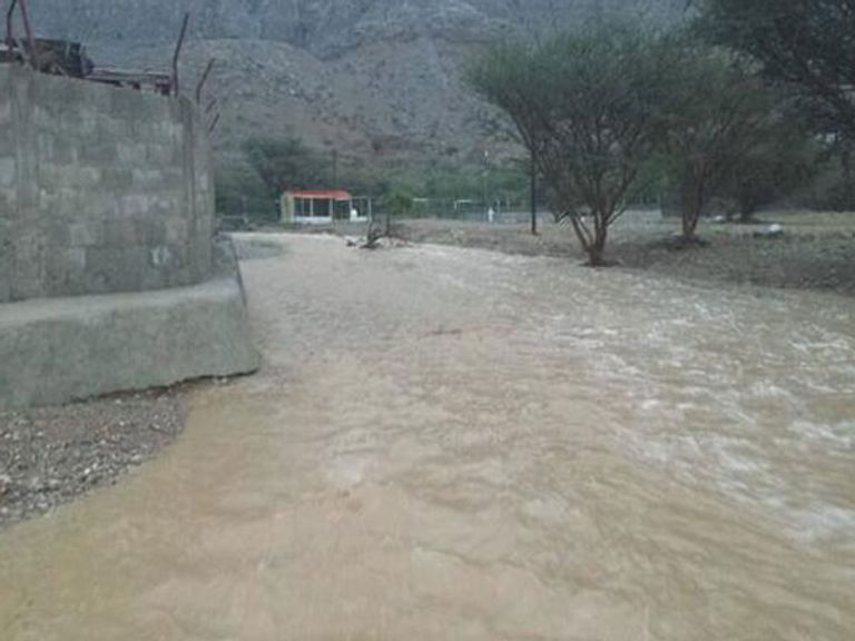 مناطق مختلفة شهدت سقوط أمطار غزيرة وحبات البرد