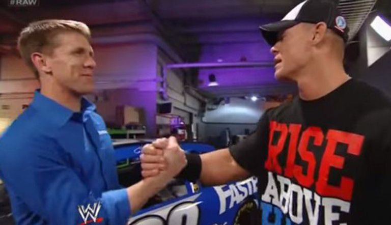 جون سينا يهوى اقتناء السيارات